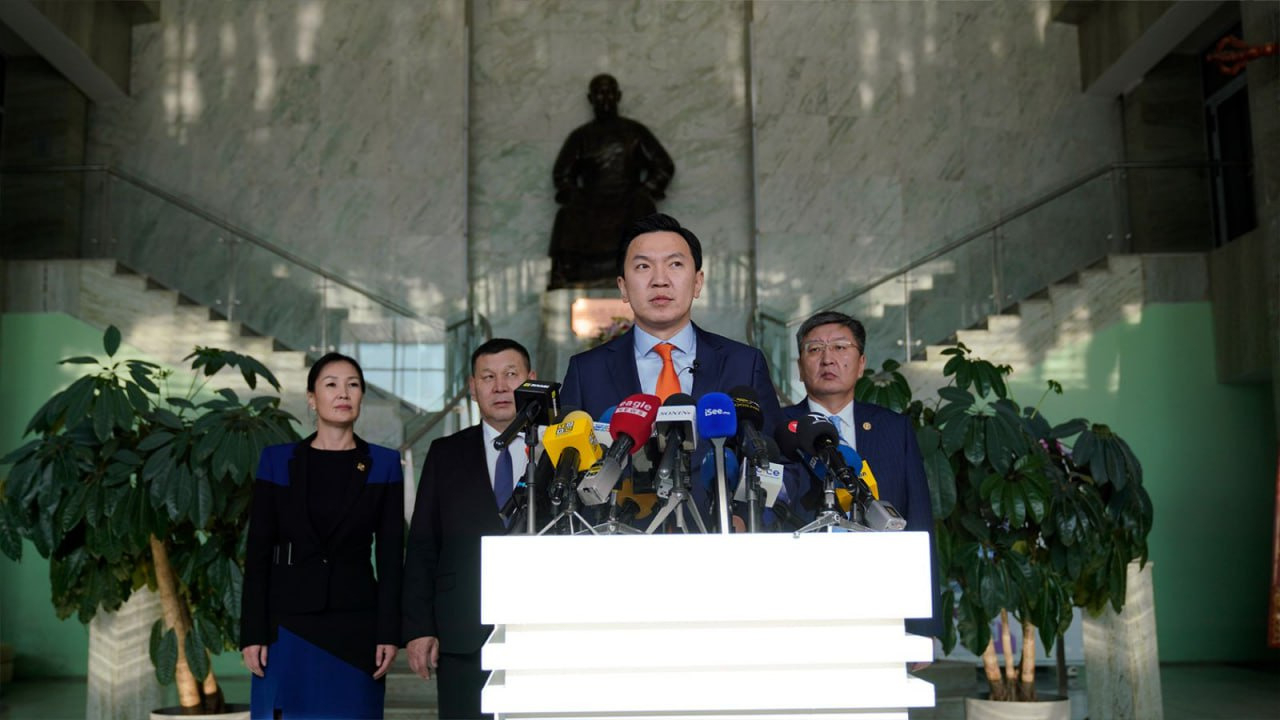 Н.Учрал: Намын даргад өрсөлдөхдөө дэвшүүлсэн мөрийн хөтөлбөрөө чандлан хэрэгжүүлнэ